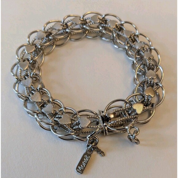 Vtg Monet Silver Tone Loop Link Chain Heart Mid Bracelet Mid Century Retro Funky - Picture 1 of 3